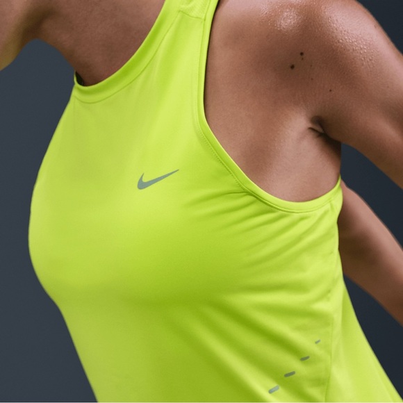 Nike Tops - Nike Bright Lime Athletic Top